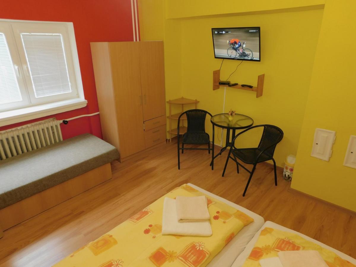 Pod Dubom Apartman Lipótszentmiklós Kültér fotó