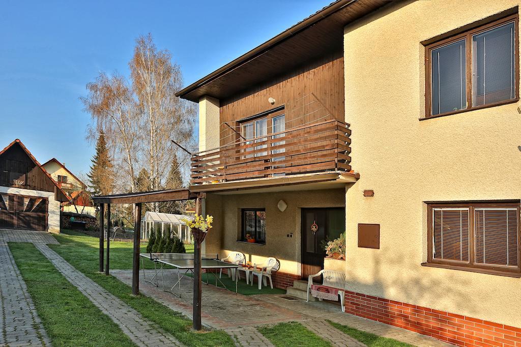 Pod Dubom Apartman Lipótszentmiklós Szoba fotó